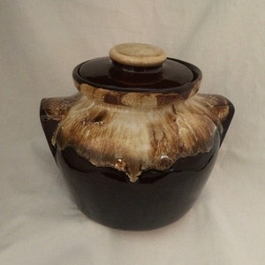 Bean Pot Robinson Ransbottom RRP Company pottery Brown Drip Roseville Ohio crock container storage Made in USA discontinued collector