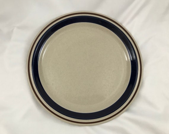 Yamaka Contemporary Chateau Cobalt Blue Pattern Stoneware 1 Dinner Plate 