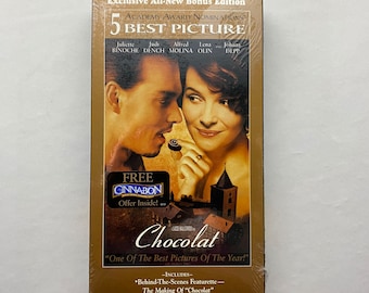 Chocolat, 2000, Juliette Binoche, Judi Dench, Alfred Molina, Johnny Depp VHS tape VCR movie classic home video