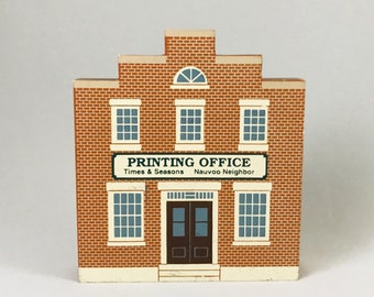 Cat's Meow PRINTING OFFICE Historic Nauvoo Series 1995 retired shelf sitter collectible collect wooden home decor (5745)