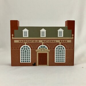 Cat&#39;s Meow Haddonfield National Bank Series XI Haddonfield NJ village 1993 shelf sitter collectible wooden home decor