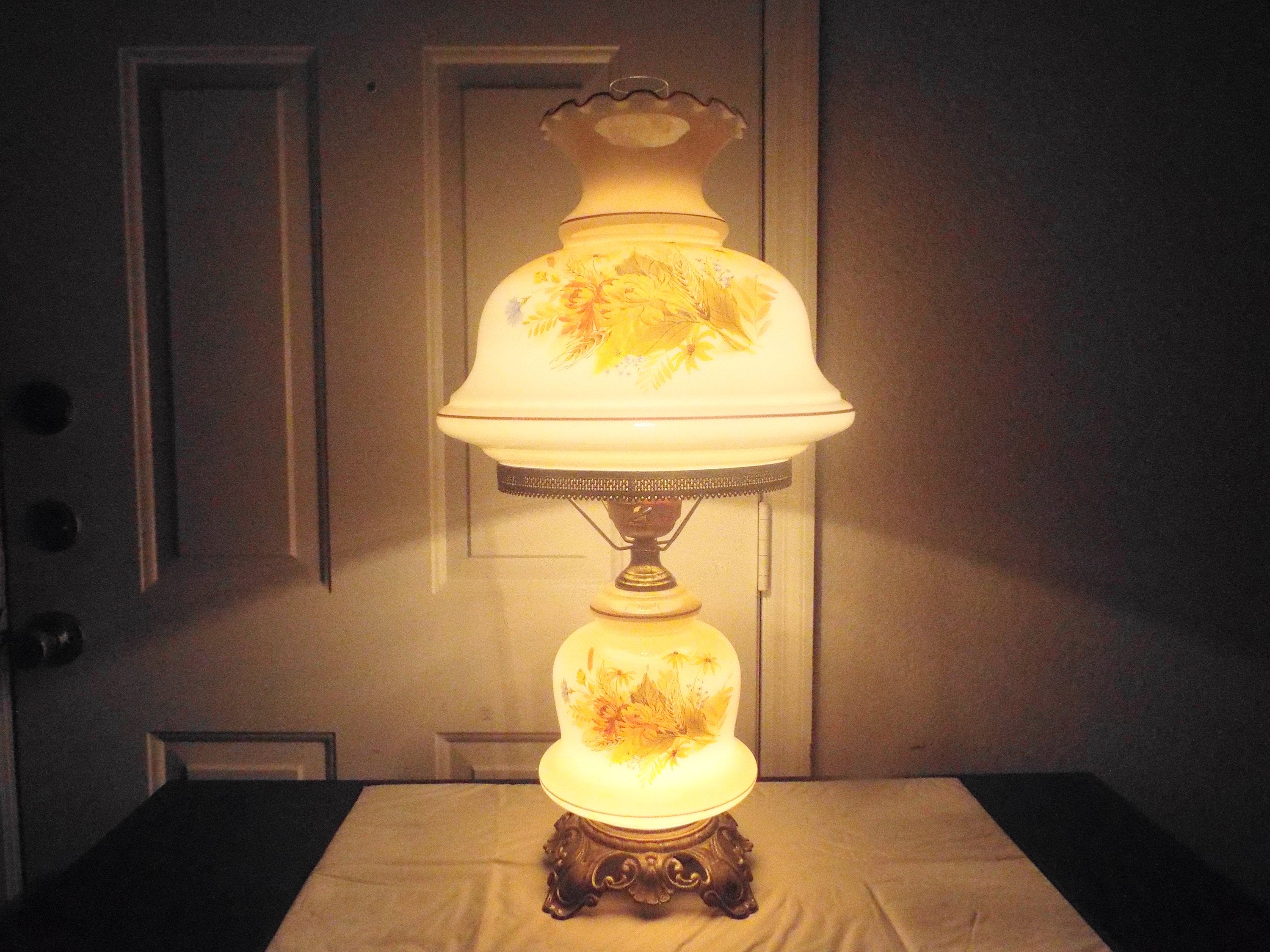 Gone With the Wind Vintage 3-way Parlor Size Brown Iridescent Milk