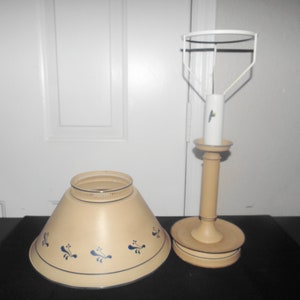 Autant en emporte le vent Tall 19H 3-Way Tole-Ware Fancy Beige Colored Metal Hurricane Lamp image 3