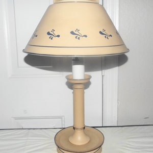 Autant en emporte le vent Tall 19H 3-Way Tole-Ware Fancy Beige Colored Metal Hurricane Lamp image 9