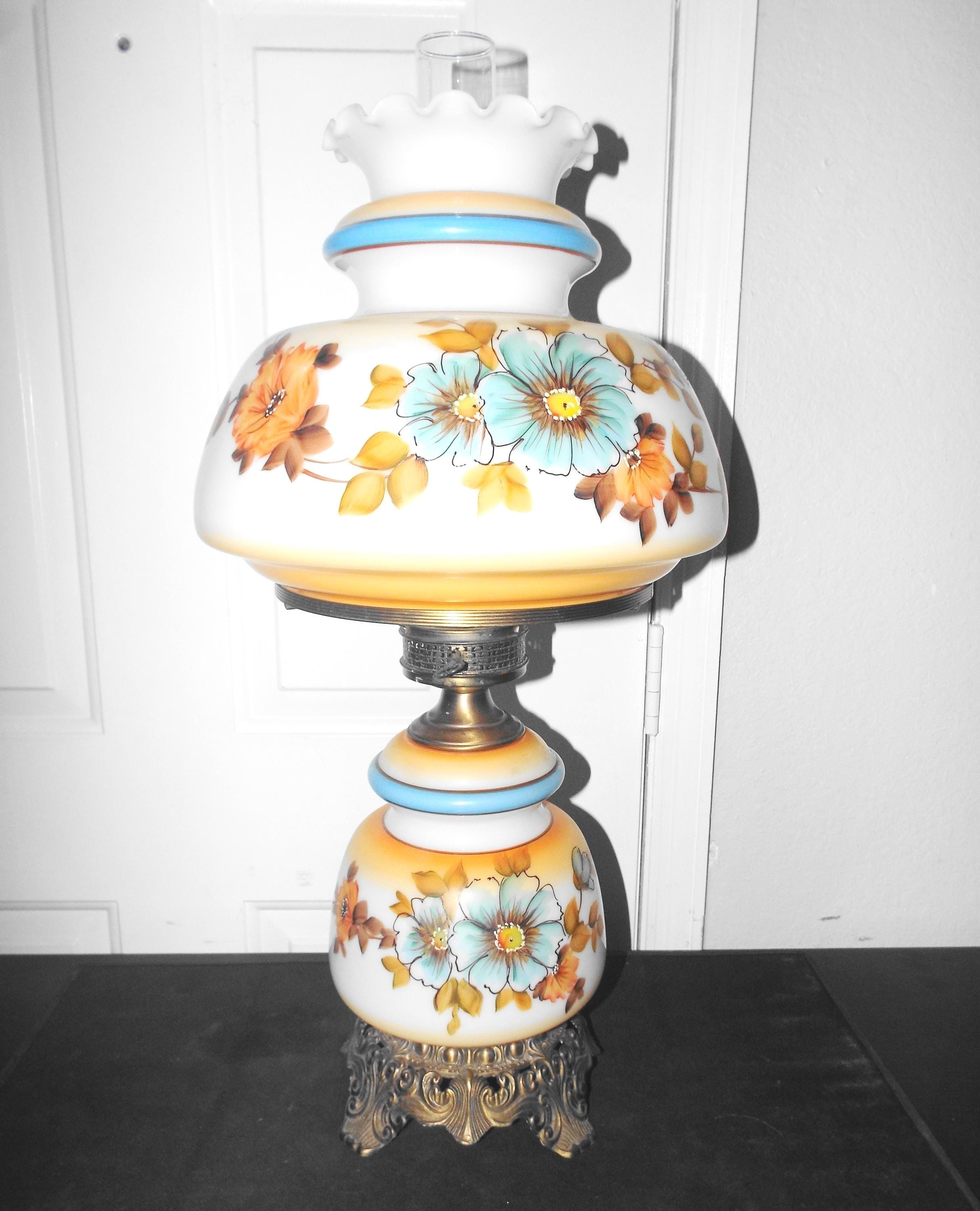Gone With the Wind Unique Vintage Quoizel Parlor Size Milk-glass