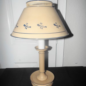 Autant en emporte le vent Tall 19H 3-Way Tole-Ware Fancy Beige Colored Metal Hurricane Lamp image 5