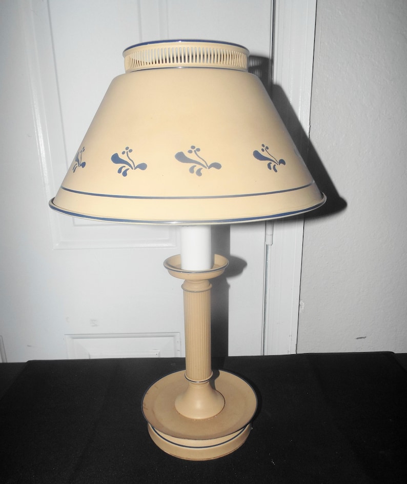 Autant en emporte le vent Tall 19H 3-Way Tole-Ware Fancy Beige Colored Metal Hurricane Lamp image 5