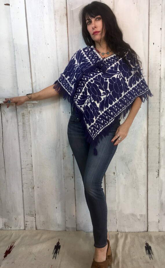 Vintage Mexican Poncho//Embroidered Poncho// Mexic