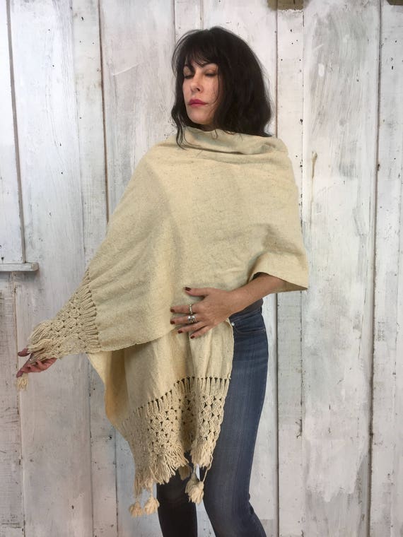 Vintage Handwoven Shawl//Folk Art Poncho//Vintage… - image 10