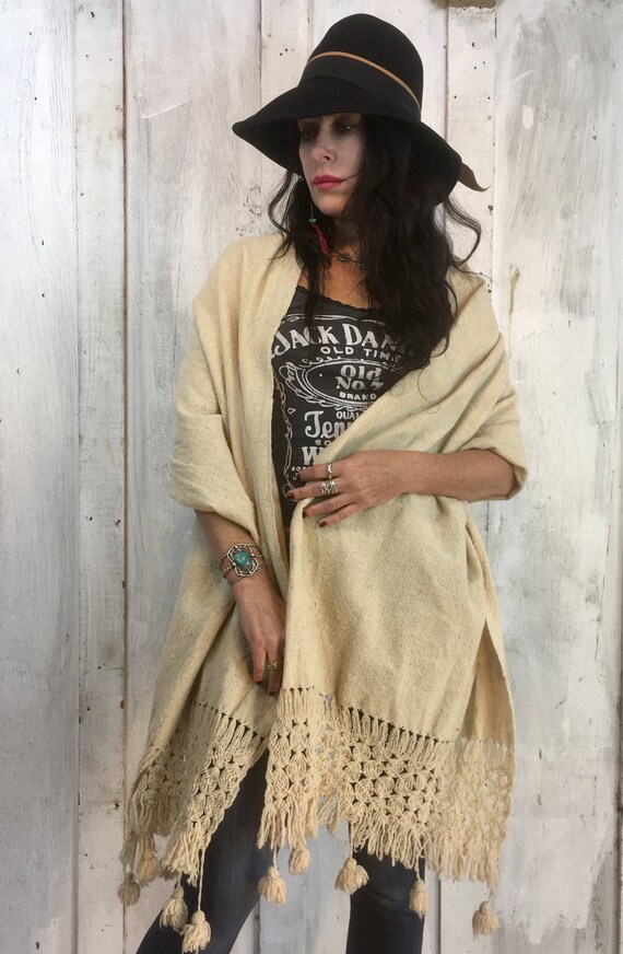 Vintage Handwoven Shawl//Folk Art Poncho//Vintage… - image 5