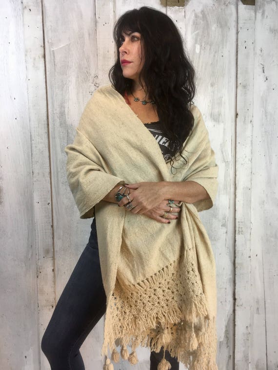 Vintage Handwoven Shawl//Folk Art Poncho//Vintage… - image 4