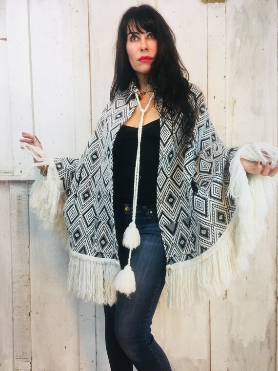 Vintage Guatemalan Poncho// Vintage Embroidered P… - image 2