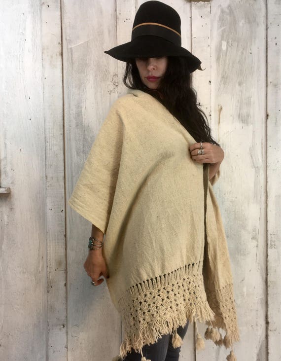 Vintage Handwoven Shawl//Folk Art Poncho//Vintage… - image 8