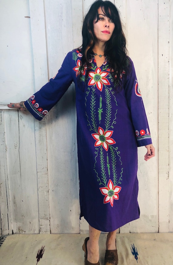 Vintage Indian Caftan/: 70s Embroidered Ethnic Kaf