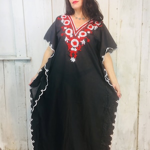 Vintage 70s Embroidered Kaftan// Black Bohemian Kaftan/ Vintage Embroidered Cotton Kaftan// Festival Hippie Dress