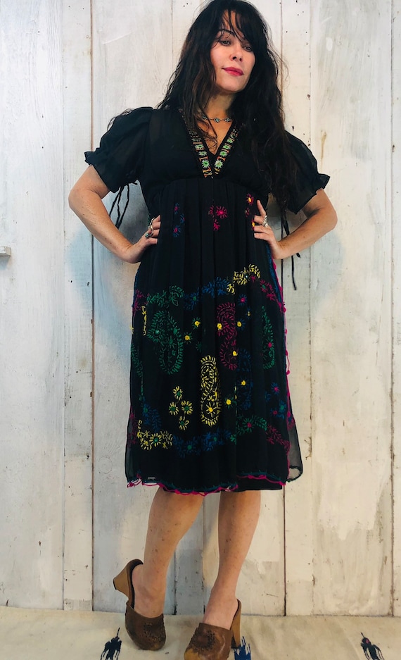 Vintage Indian Cotton Dress// Indian Embroidered D