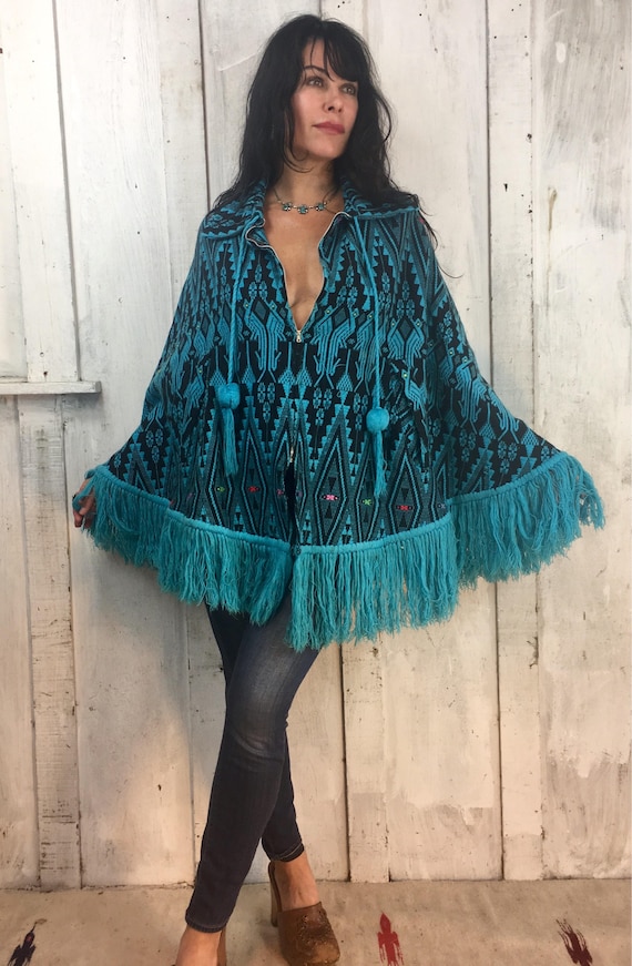 Vintage Guatemalan Poncho// Vintage Embroidered Po