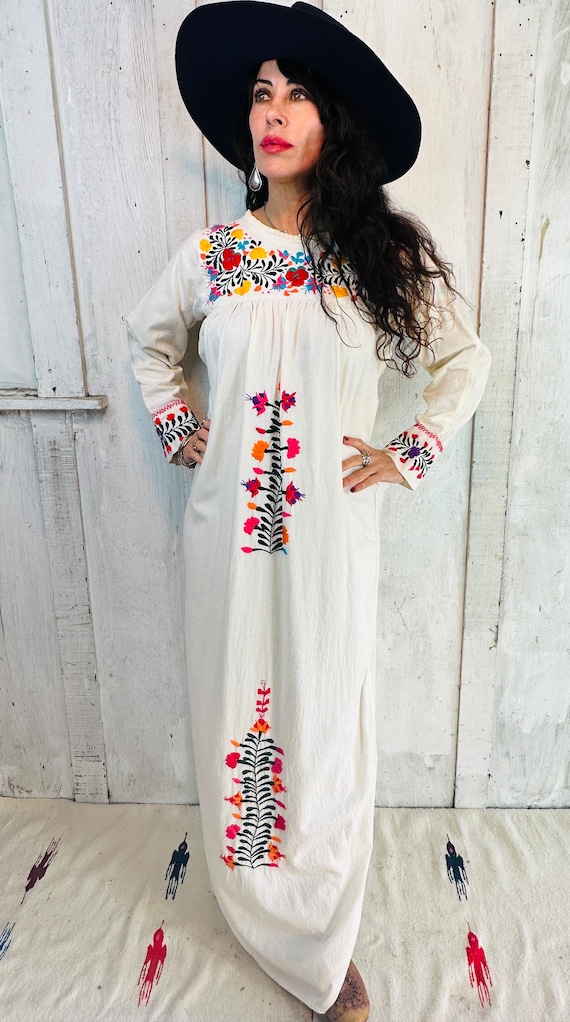 Vintage 70s Embroidered Mexican Kaftan// White Bo… - image 6