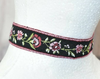 Shades of Pink Flower Embroidered Choker