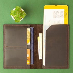 Cartera de viaje de cuero, funda para pasaporte personalizada, portadocumentos, regalo de boda imagen 6