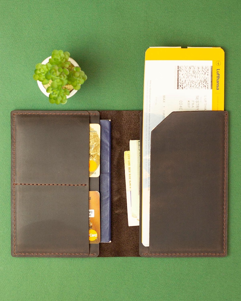 Cartera de viaje de cuero, funda para pasaporte personalizada, portadocumentos, regalo de boda imagen 6