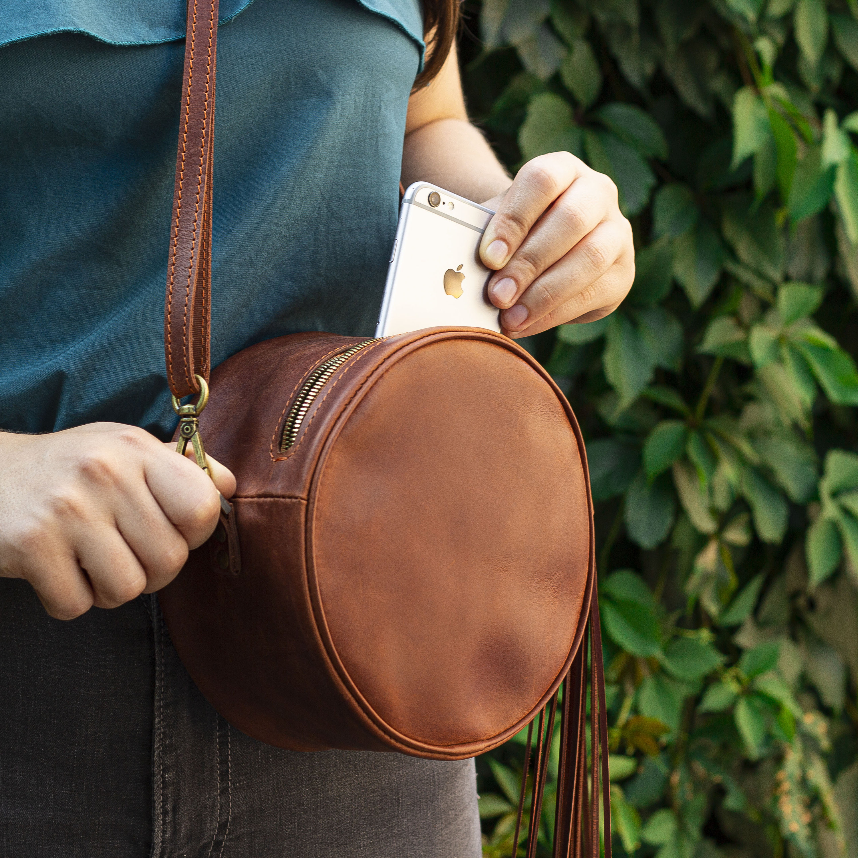 borsa pantera borsa fatta a mano borsa con montatura rotonda borsa a tracolla Borse e borsette Borse Borse a tracolla borsa rotonda borsa in legno 