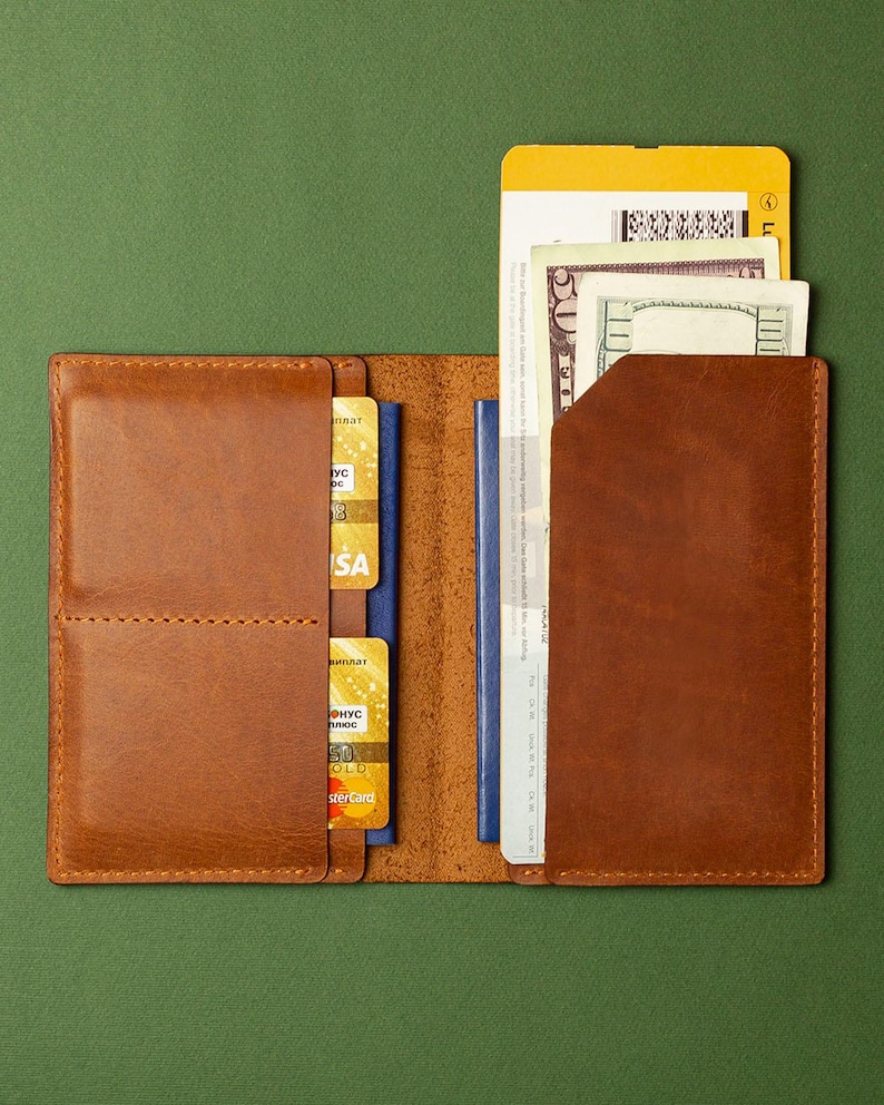 Cartera de viaje de cuero, funda para pasaporte personalizada, portadocumentos, regalo de boda imagen 2