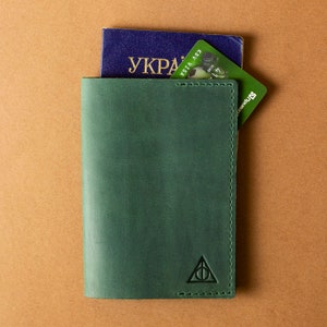Leder Passhalter Personalisierte grüne Passhülle Monogramm Passport Cover Groomsmen Geschenk Brautjungfern Geschenk
