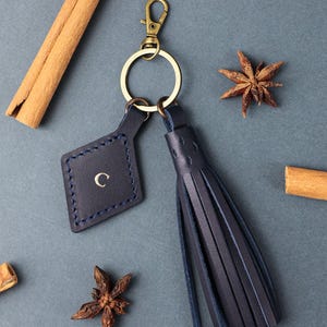 Blaue Geldbörse Charme Leder Quaste Schlüsselbund Name Taschenanhänger Nette erste Schlüsselbund Mutter der Braut Geschenk