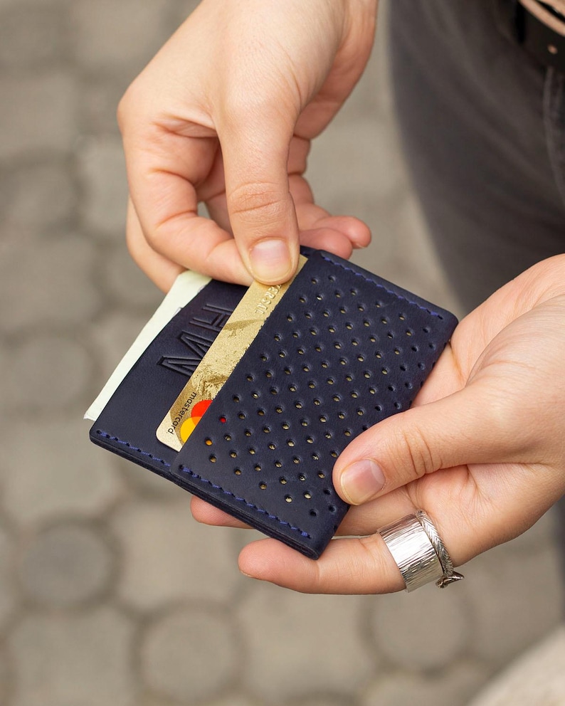 Cartera minimalista Cartera delgada para hombre Tarjetero de oliva Cartera fina Cartera de cuero para tarjetas Cartera personalizada Regalo para novio Regalo para novio imagen 9