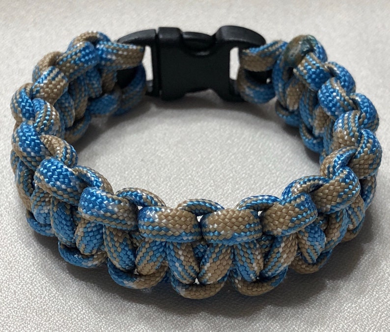 Bracelet en paracorde fait main : bouclier de chevalier templier en laiton, anse réglable - France