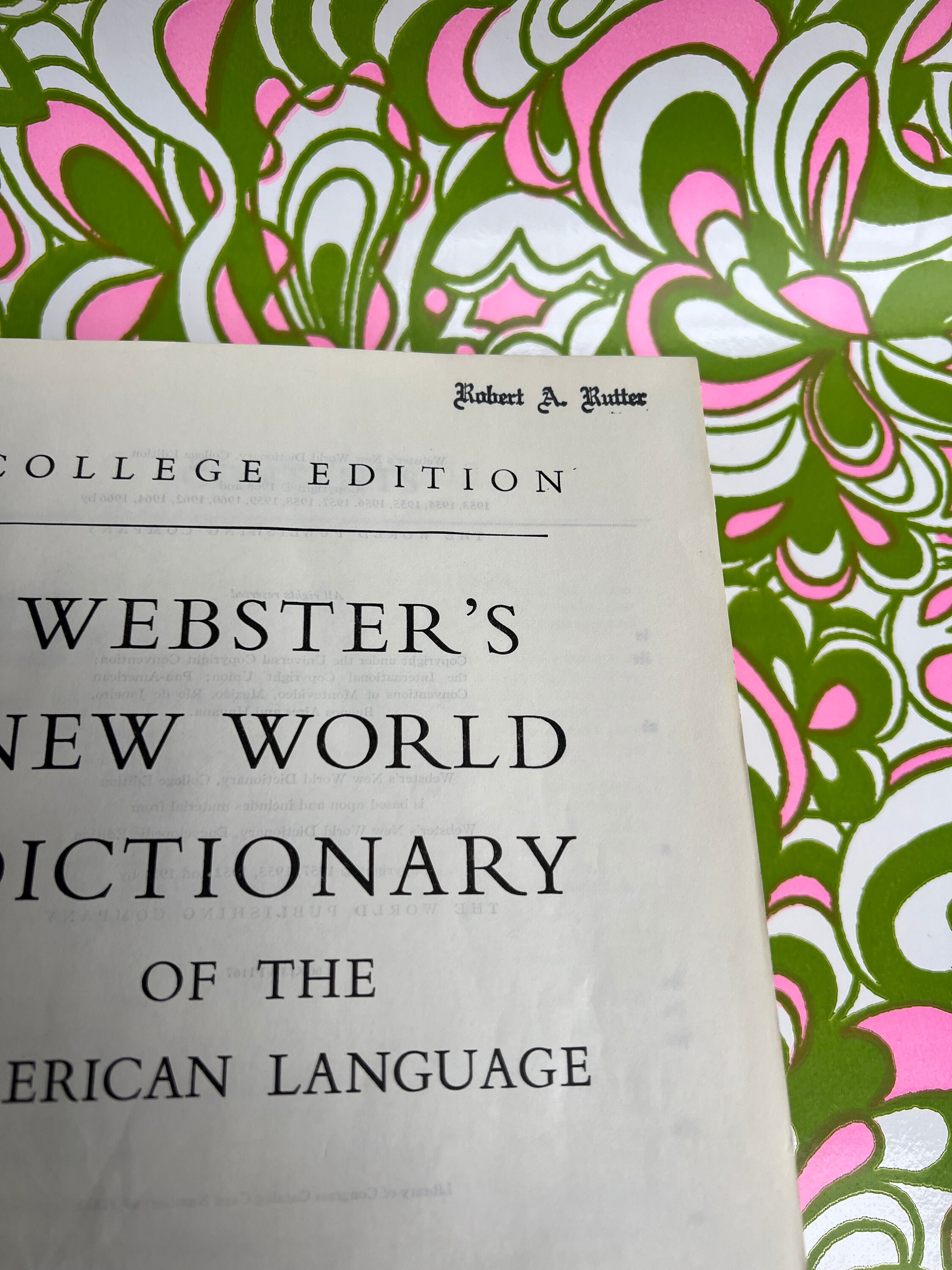 WEBSTER’S NEW WORLD DICTIONARY − 51l0xeNiKTL._UF350,350_QL50_.jpg