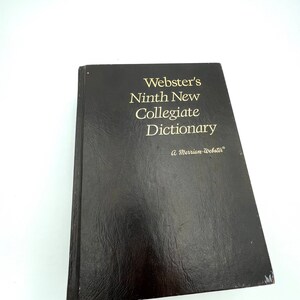 vintage 1986 Webster&#39;s Ninth New Collegiate Dictionary  - FREE SHIPPING