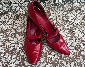 vintage 1970s “Connie” Cherry red pump heel  size 8 - FREE SHIPPING