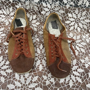 vintage 1960s “Brunswick” brown suede bowling shoe estimated size 6.5 - FREE SHIPPING