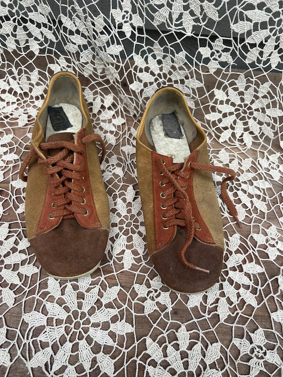 vintage 1960s “Brunswick” brown suede bowling shoe