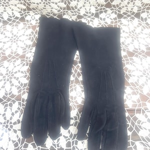 vintage black fabric 1970s  ladies gloves - size small - FREE SHIPPING
