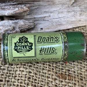 Vintage Tin DOANS Pills Tin Medicine tin 1940s - FREE SHIPPING