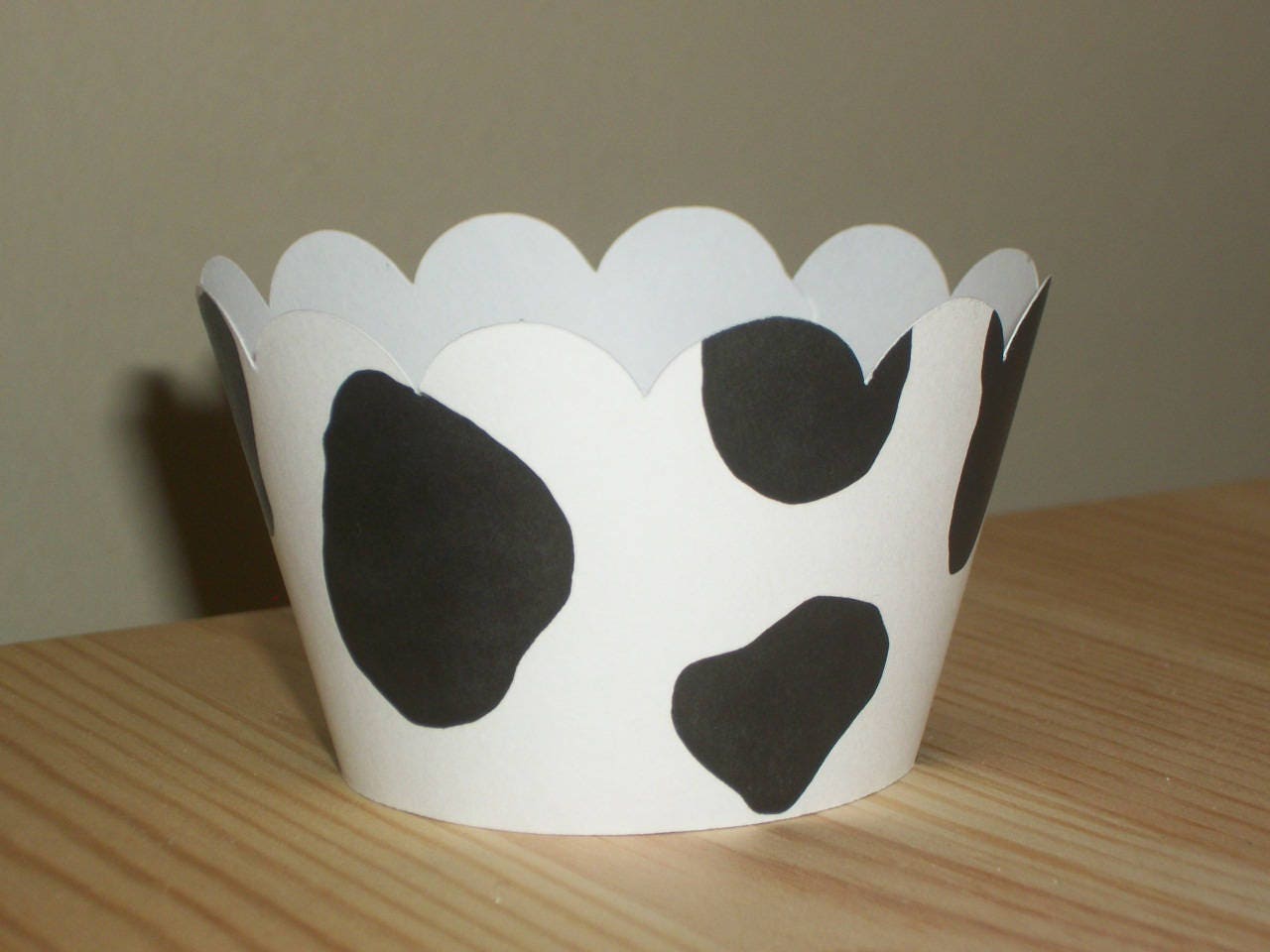 24-Pack Cow Print To Bandana Cupcake Wrappers - Reversible Farm Theme Decor For Parties