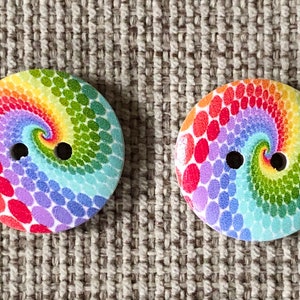 Crochet Ear Saver, Mask Extender, Ear Protector, Elastic Holder 100% cotton, wooden/rainbow button imagem 7