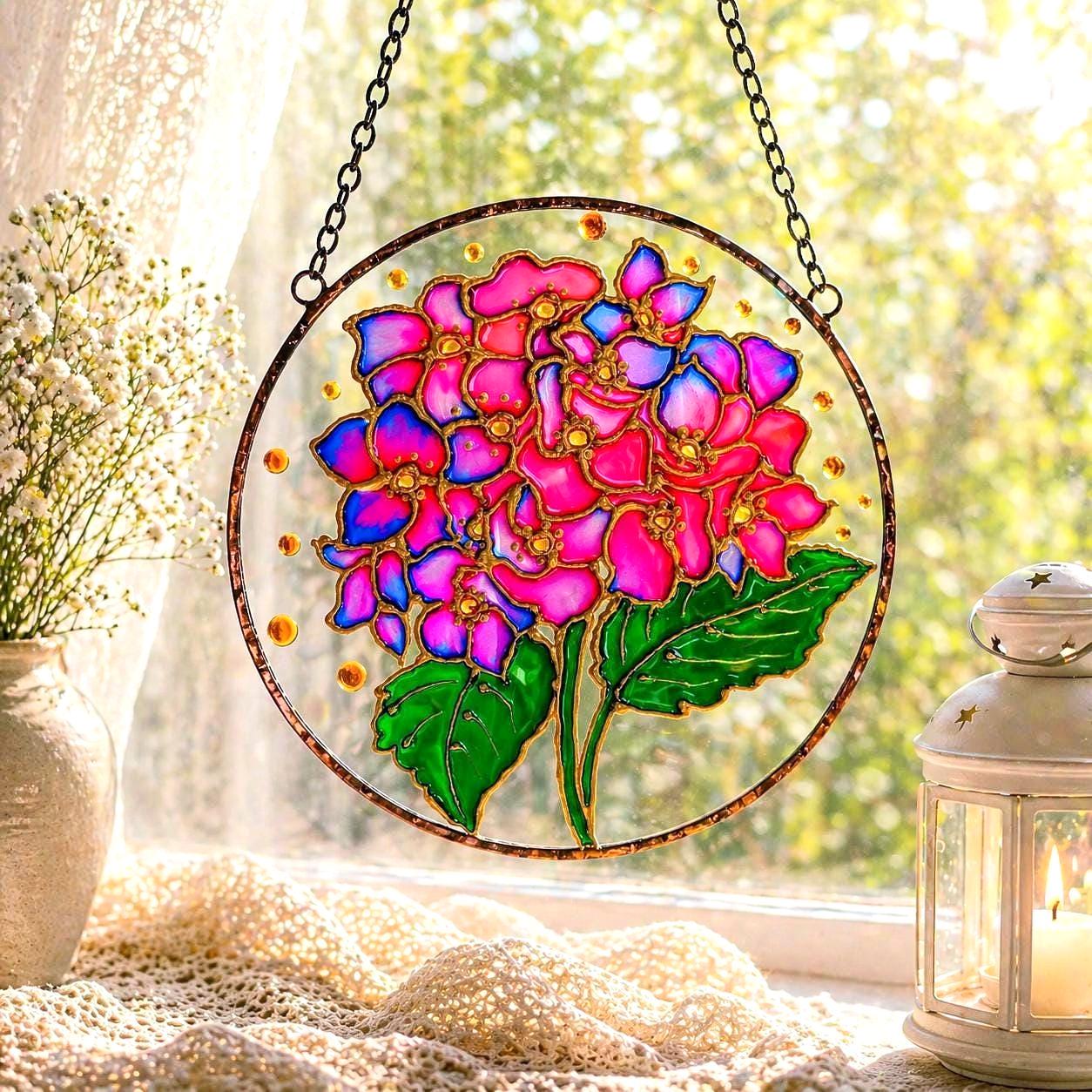 手描きの紫陽花ステンドグラスサンキャッチャー、花柄の窓飾り