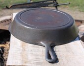 Lodge 8 Cast Iron Pan
