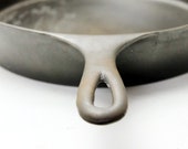 Wagner 10 Arched Logo Cast Iron Pan