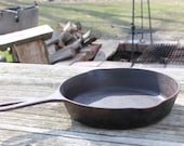 Griswold 6 Cast Iron Pan
