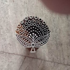Impression de tampons en bois de belles fleurs, motif floral indien en bois sculpté à la main