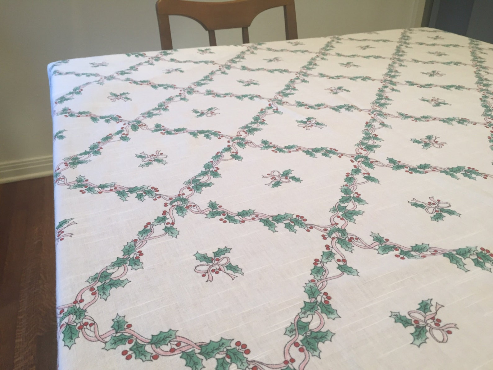 Christmas tablecloth trellis design with holly motif Etsy