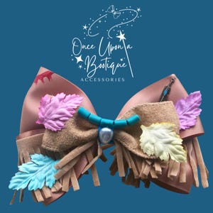 Kokarda do włosów Pocahontas - Kokarda do włosów Disney - Kokarda do włosów - Kokarda Disney - Kokarda dla dziewczynek - Akcesoria do włosów - Kokarda Pocahontas - Spinka do włosów - Spinka do kokardy - Spinka