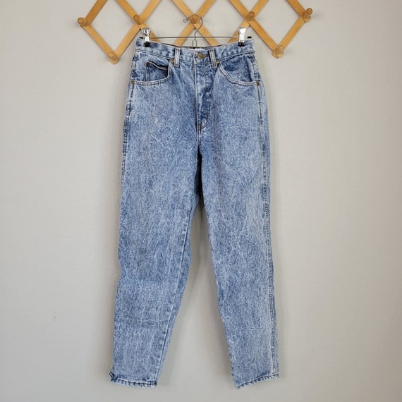 Vintage Chic Acid Wash High-Waisted Jeans Size 9 - image 4