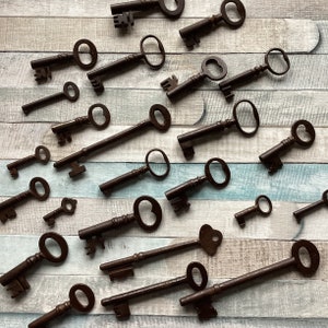 Old vintage metal keys, gifts for junk journals, embellishment for journaling, steam punk accessories, industrial decor, junk jewellery