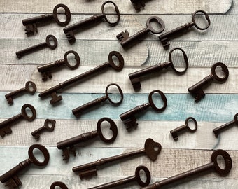 Vintage Rusted Metal Keys, Junk Journal Embellishments, Steampunk Decor
